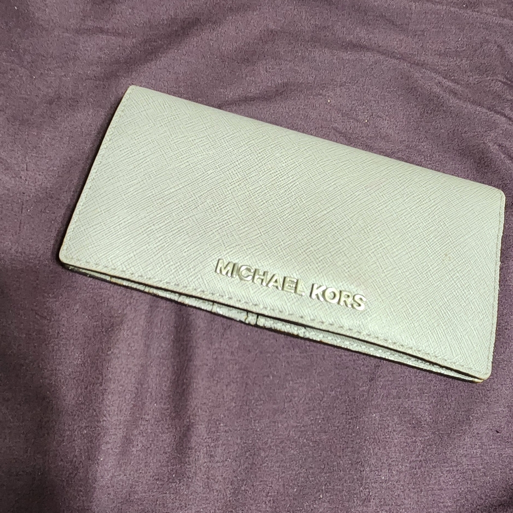 Michael Kors Cream Wallet with Logo